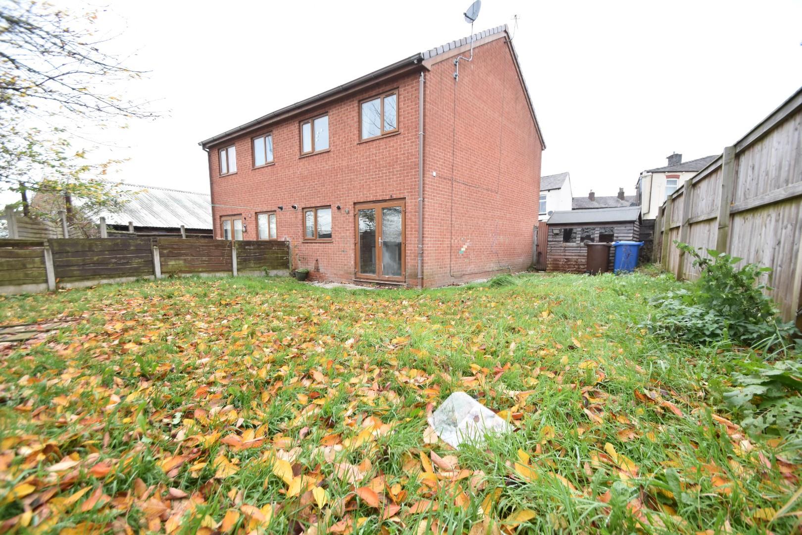 Clarence Close, Chesham, Bury Spacious Gardens Pearson Ferrier